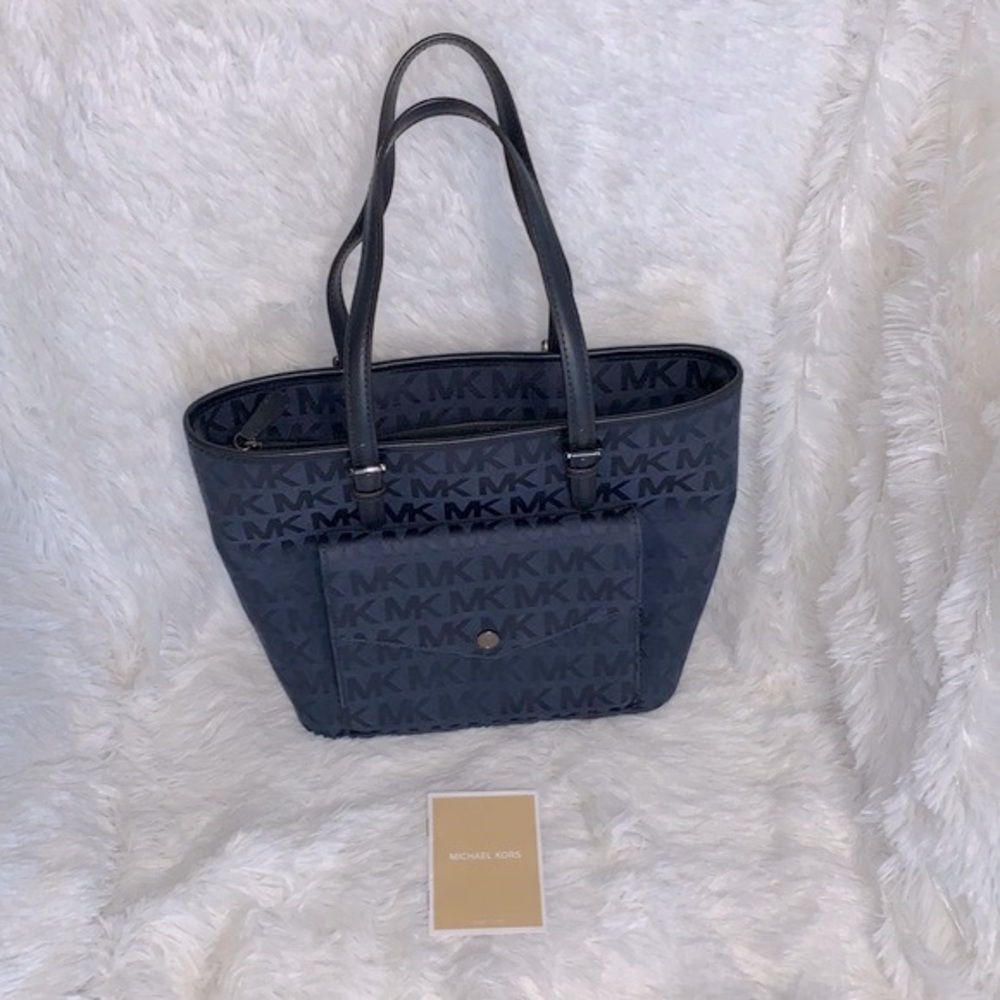 Michael Kors Medium Tote. Navy.  Great Condition!